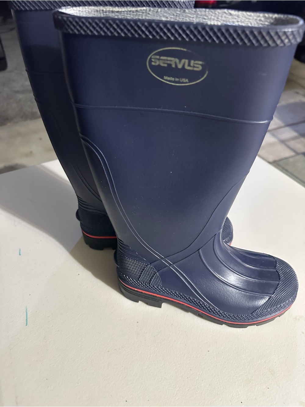Servus MAX 15" PVC Waterproof  Boots. Size 5
Gardening, rain, utility, mud